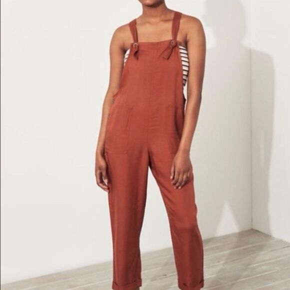 Hollister Women's Orange Overalls Jumpsuit Size S Adjustable Straps Pockets - Picture 1 of 9